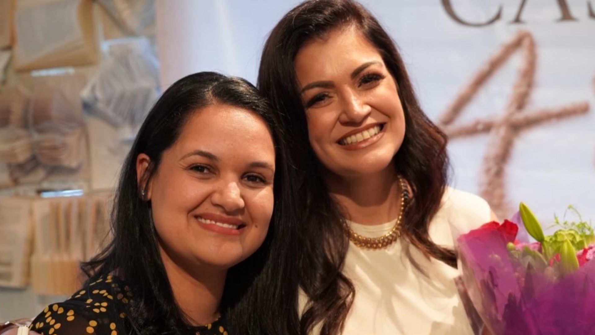 Fotos do Lançamento Livro Casas na Areia - Maytana Ribeiro
